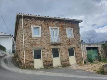 Moradia V4 em pedra totalmente remodelada Amoreira Fundeira, Pampilhosa da Serra