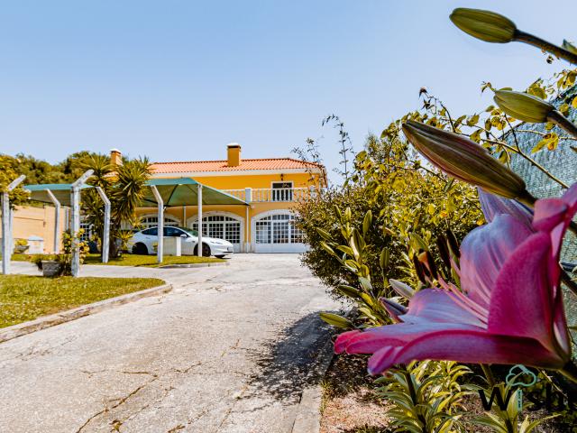 Moradia V4 em terreno de 5788m2 para comprar em Sintra, Terrugem, Portugal