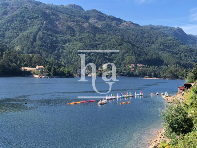 Moradia V4 Geres 1ª Linha Rio