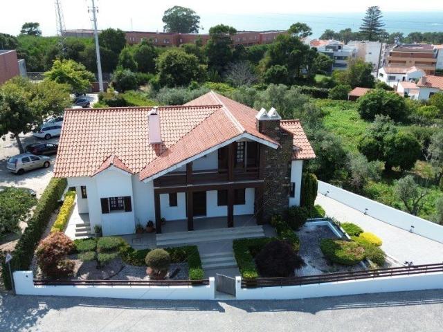 Moradia V4 isolada com piscina aquecida e vista mar 266m² Moledo e Cristelo