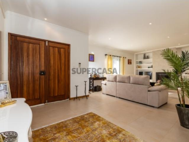 Moradia V4 Isolada com 3 Suites São Vicente Ferreira, Ponta Delgada, São Miguel