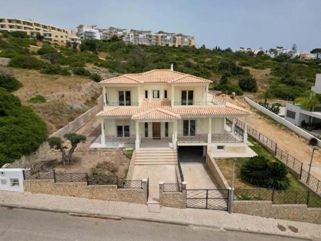 Moradia V4 Isolada Albufeira 472m² Albufeira e olhos de água