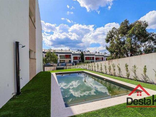 Moradia V4 para arrendamento com piscina em Viseu