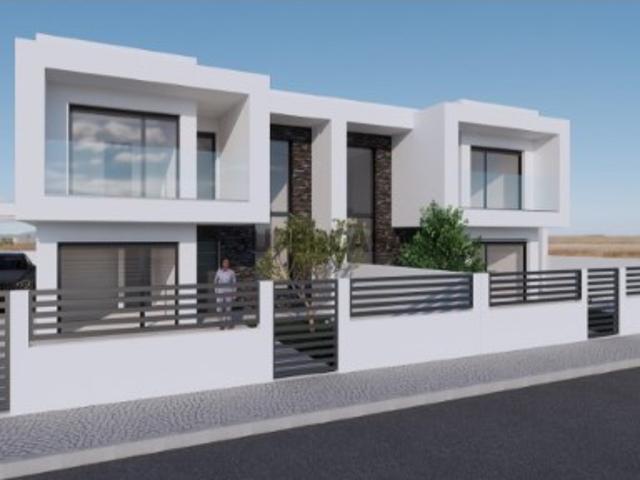 Moradia V4, Piscina