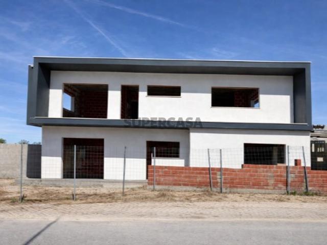 Moradia V4 #Piscina #Acabamentos de Excelência #Tornada #Garagem #Jardim