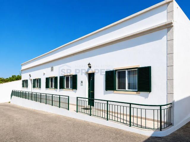 Moradia V4 Renovada com Potencial Único — São Brás de Alport. 247m² São Brás De Alportel