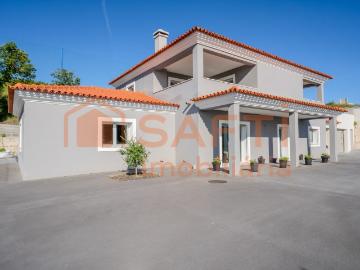 Moradia V4 258m² Maceira