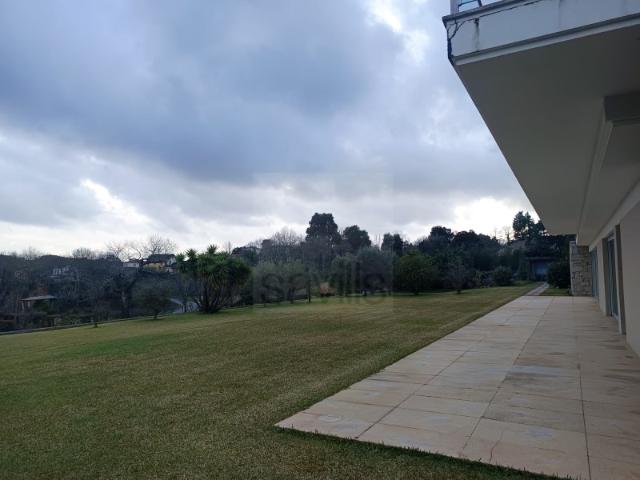 Moradia V5+1 com jardim em Macinhata da Seixa