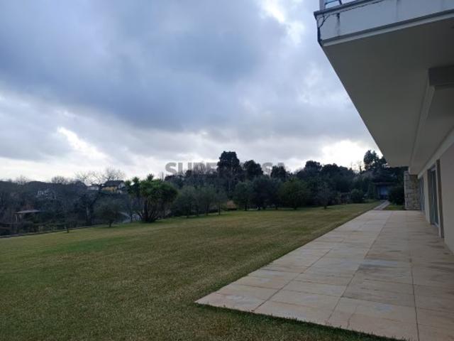 Moradia V5+1 com jardim em Macinhata da Seixa