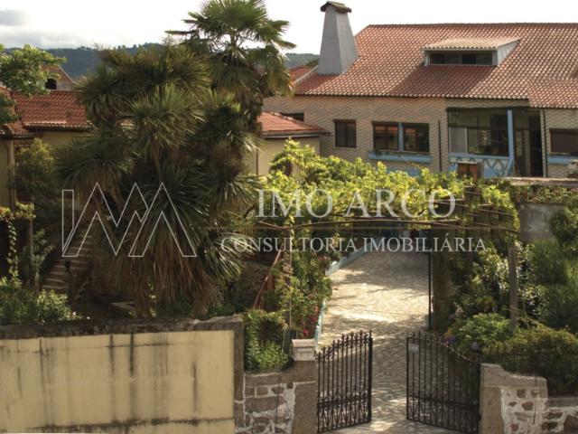 Moradia V5 no coração de Arco de Baúlhe