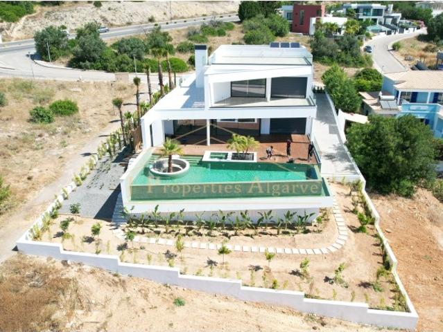 Moradia v5 de Luxo C/ Vista Mar