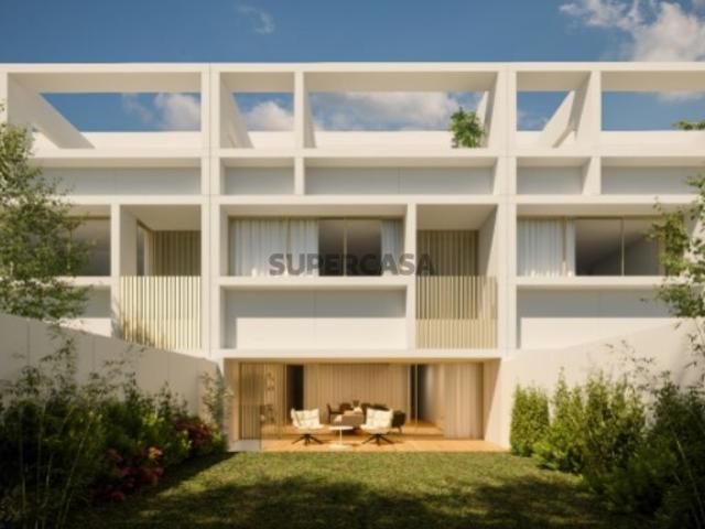 Moradia V5 de Luxo no Condomínio Casas de Santo Amaro em Alcântara | Wallis Real Estate