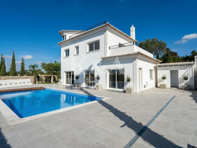 Moradia V5 em condomínio no Triângulo Dourado, Algarve 543m² Almancil