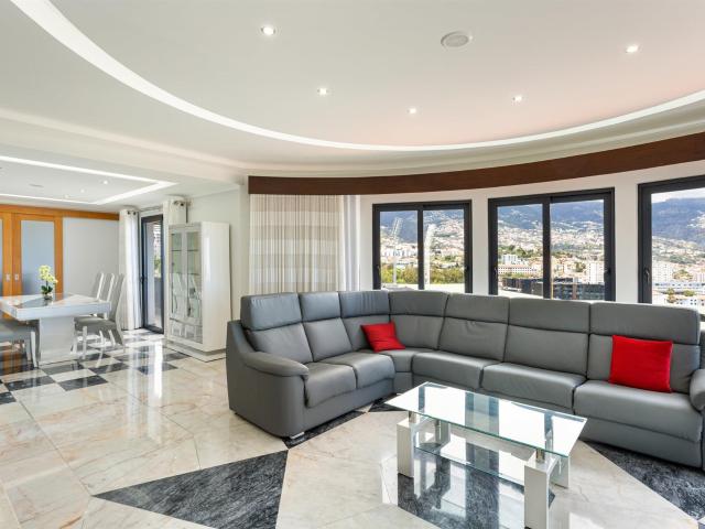 Moradia V5, Funchal, São Martinho 212m² São Martinho