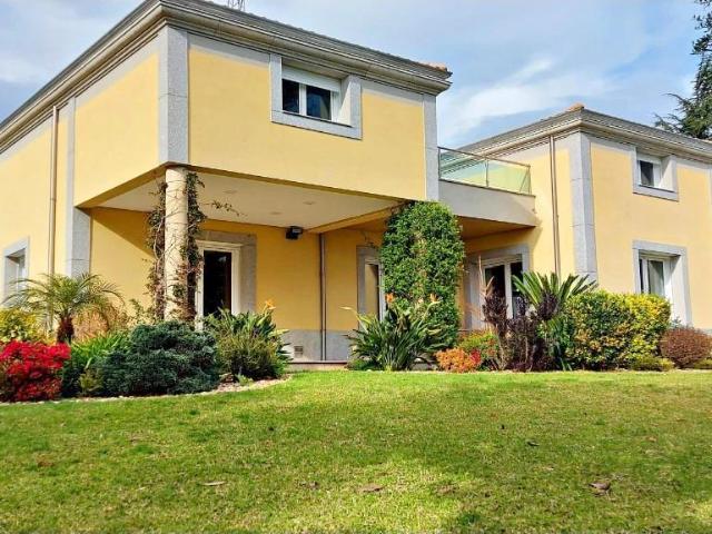 Moradia V5 4 frentes c/ piscina 0m² Custóias, Leça do Balio e Guifões