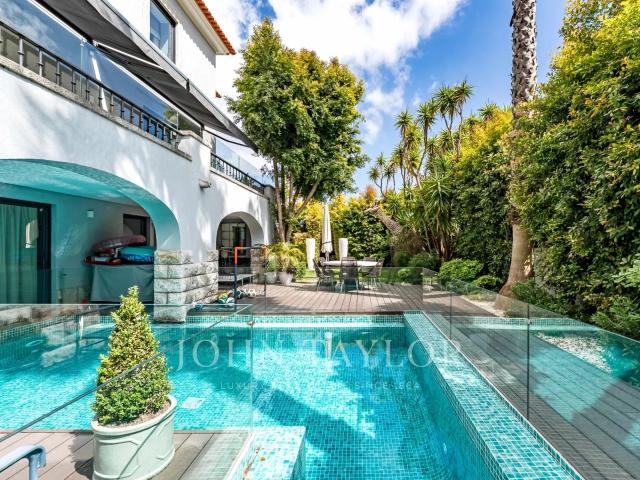 Moradia V6 no Restelo com Piscina e Jardim Privado