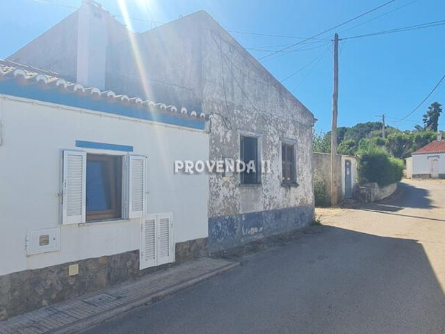 Moradia V1+1 à venda em Tramelo, Bordeira, concelho de Aljezur, Faro, Portugal