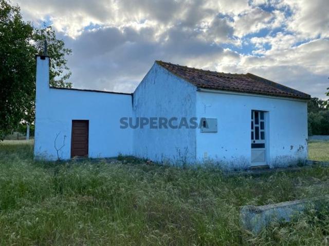 Moradia V1 Para recuperar/ampliar Terreno com 10720m2 200.000€