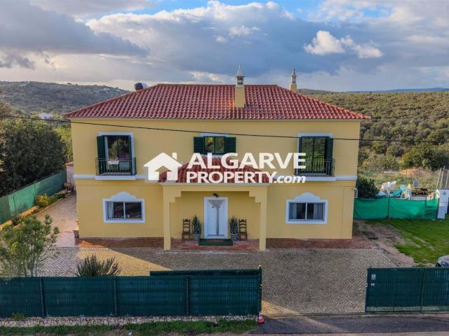Moradia V2+2 com vista panorâmica de campo perto de Loulé 265m² Loulé São Sebastião