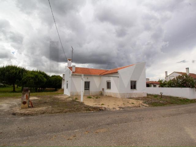 Moradia V2 com Terreno de 500 m² – Fazendas de Almeirim