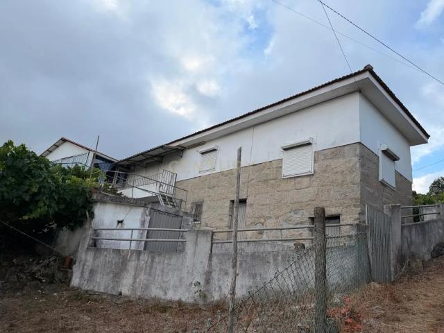 Moradia V3 com Vista Rio em Paços de Gaiolo