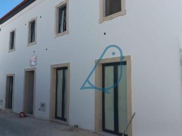 Moradia V2 Geminada no Centro da Cidade de Ourém 100m² Nossa Senhora Da Piedade
