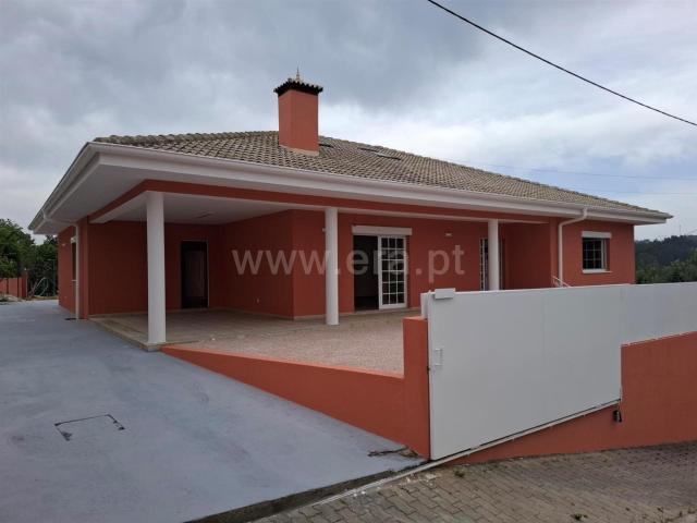 Moradia V3+1, Canedo 173m² Canedo, Vale e Vila Maior