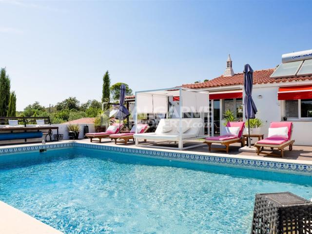 Moradia V3+1 com Piscina e Anexo junto a Salir, Algarve 174m² Salir