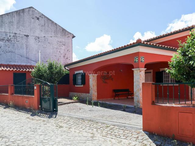 Moradia V3+2 térrea isolada, Arega 91m² Arega