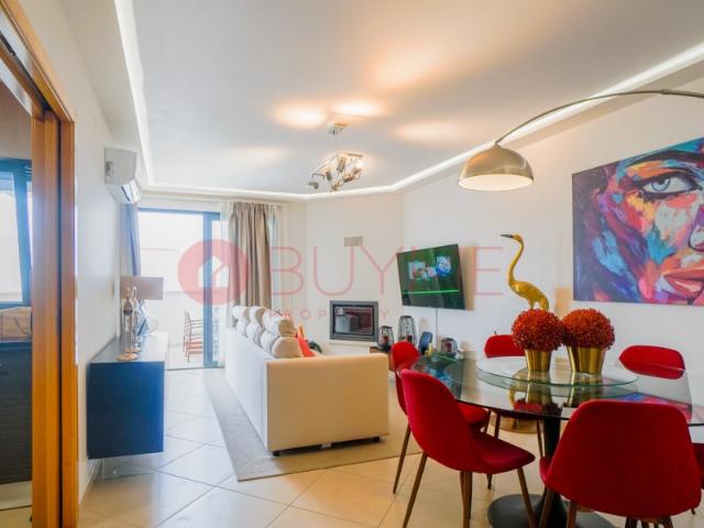 Moradia V3+2 Moderna com Piscina e Garagem em Vilamoura