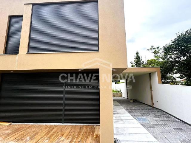 Moradia V3 Nova c/ Jardim em Valadares Praias