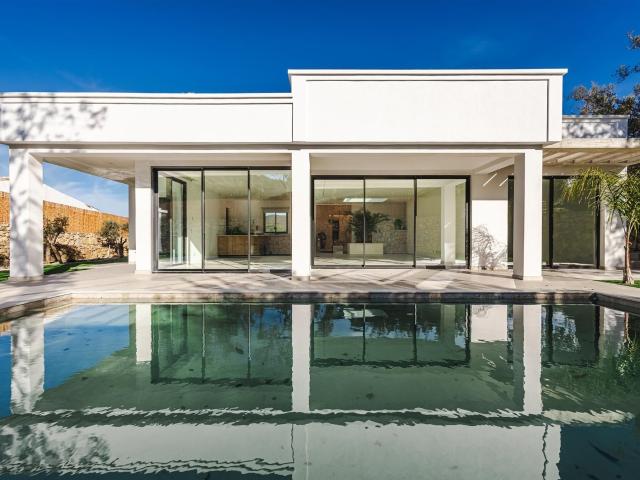 Moradia V3 a estrear de estilo contemporâneo entre Loulé e S. 181m² Querença, Tôr e Benafim