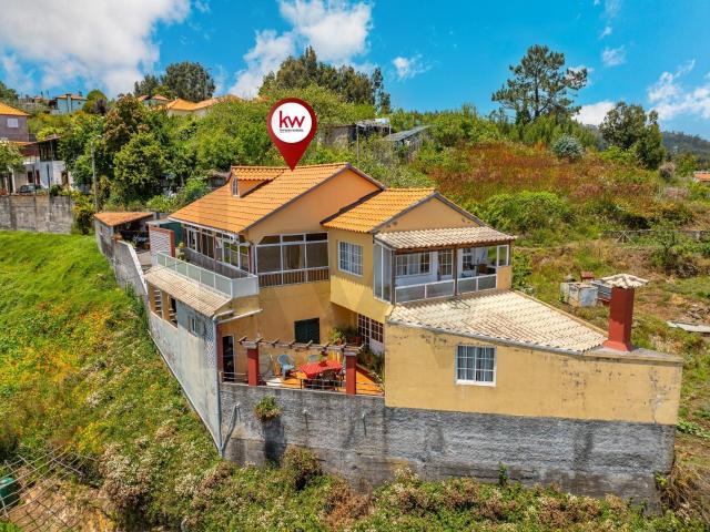 Moradia V3 Camacha 187m² Camacha