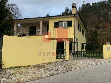 Moradia V3 com 1070 m2 de Terreno