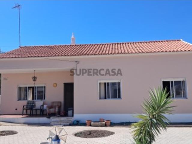 Moradia V3 com 117 m² e terreno de 650 m² em Salir