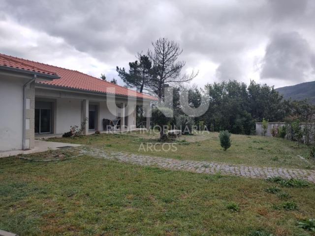 Moradia V3 com terreno em Rio Frio