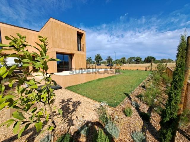 Moradia V3 com piscina e garagem em Vilamoura