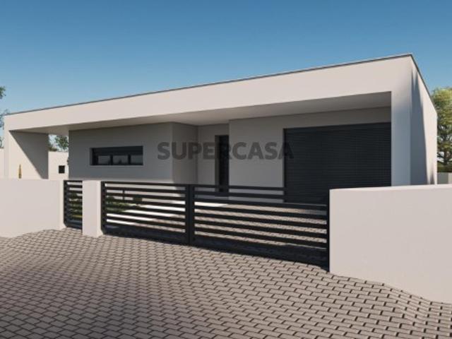 Moradia V3 com Piscina e Garagem em Salir de Matos