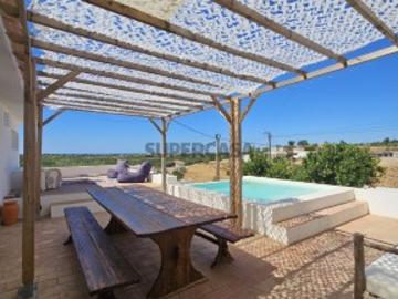 Moradia V3 com piscina para venda
