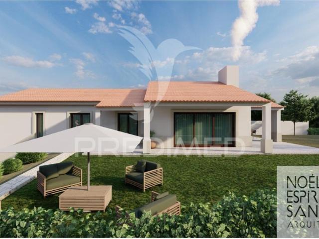 Moradia V3 com projeto em aprovação, Pinhel, Ourém