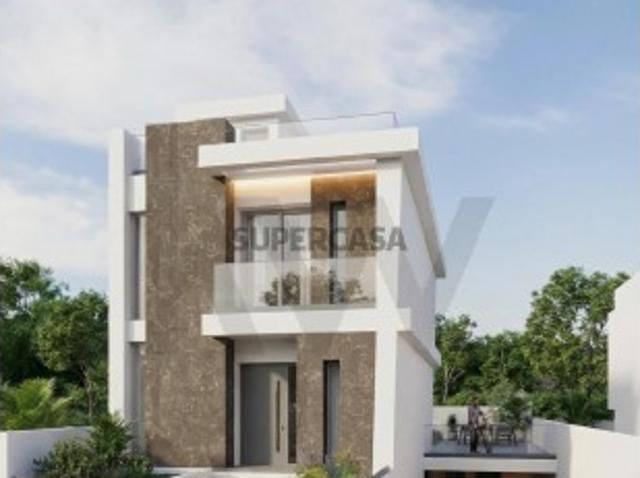 Moradia V3 Contemporânea com Jardim e Garagem Village São Marcos