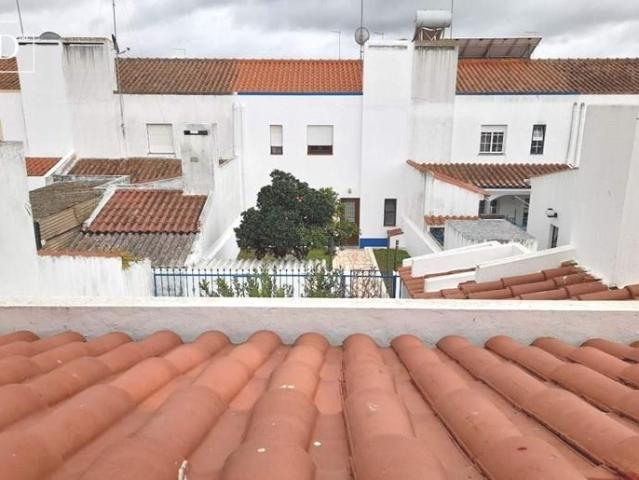 Moradia V3 em banda para venda no centro de Almodôvar 100m² Almodôvar e graça dos padrões
