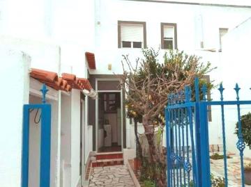 Moradia V3 em banda para venda no centro de Almodôvar