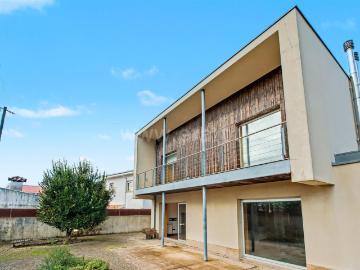 Bitarães, Paredes, Concelho de Paredes, Distrito de Porto