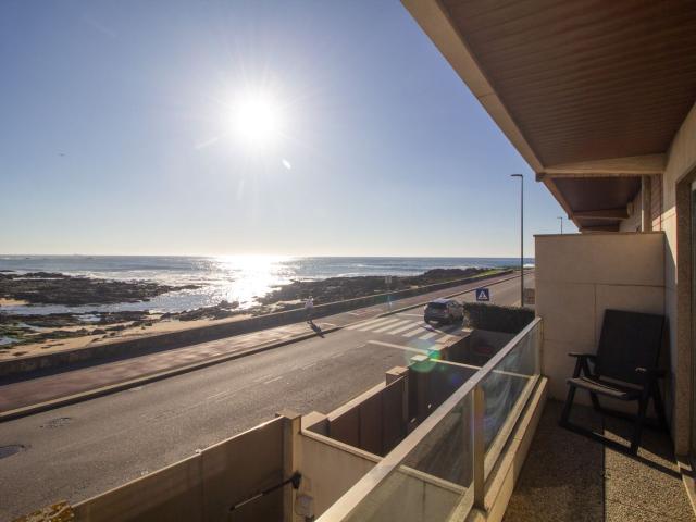 Moradia V3, em primeira linha de mar, no Cabo do Mundo