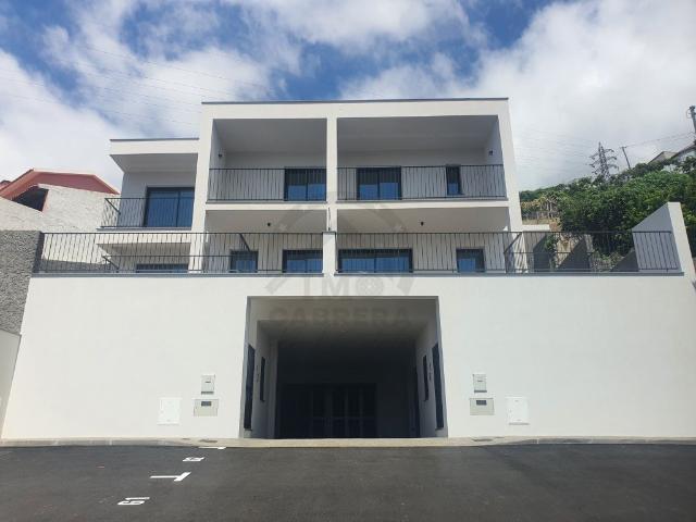 Moradia V3 Geminada em Condomínio Fechado em Câmara de Lobos 230m² Câmara De Lobos