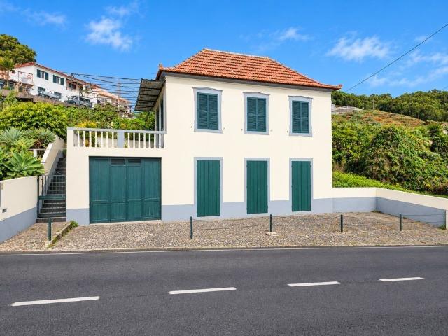 Moradia V3 Isolada no Caniço Vista Mar e Excelente Potenci. 57m² Caniço