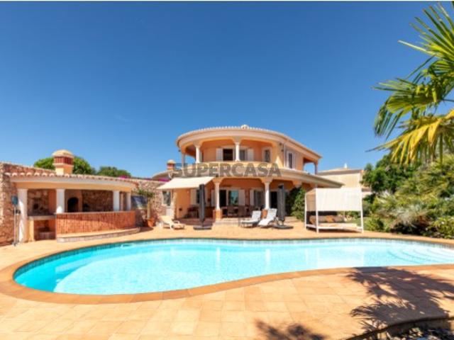 Moradia V3 + 1 com escritório em Carvoeiro Vista Mar curta distância da praia