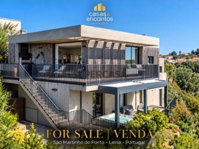Moradia V3 2 Suites #Vista Panorâmica #Garagem #Jacuzzi #Jardim # Churraqueira #Localização