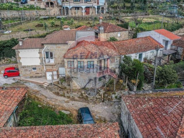 Moradia, Valadares
